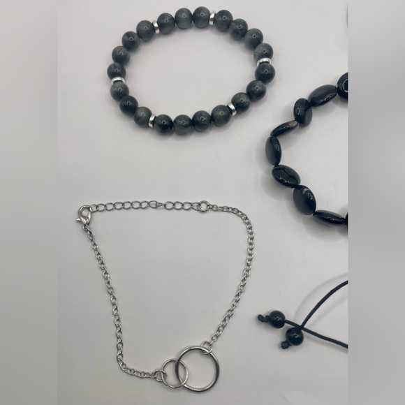 This stackable 5 bracelet set w 3 beaded 2 silver. One is adjustable 2 stretch. - Picture 10 of 11